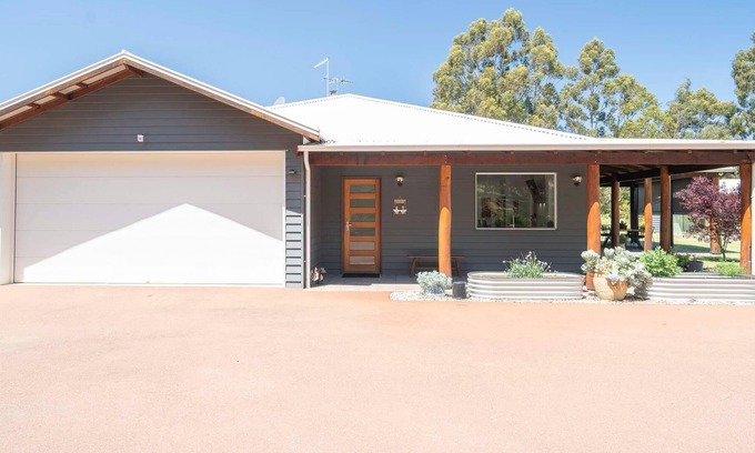 Shire Of Mundaring House | 1375 Perfect Rural Escape Family Fun