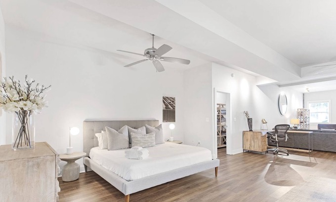Harleston Village Apartment | 139 Wentworth St