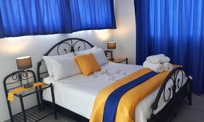 Ekurhuleni House | 13th Avenue Guesthouse Benoni