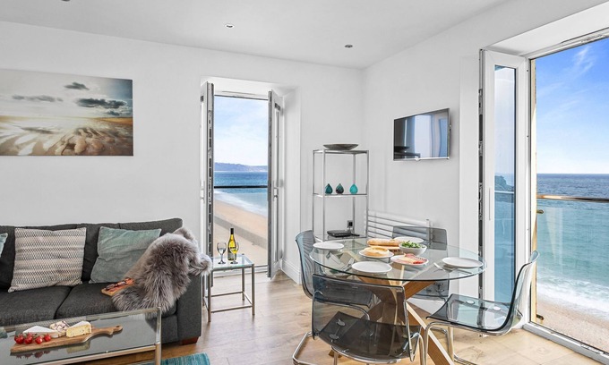 Torcross Apartment | 14 At The Beach, Torcross - an apartment that sleeps 4 guests in 2 bedrooms