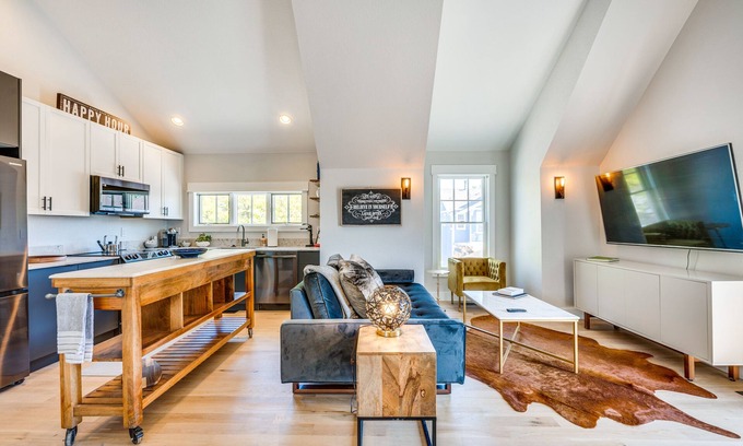 North Central Westminster Apartment | 14 Mi to Dtwn Denver: Sleek Westminster Home