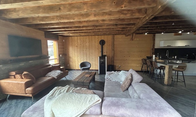 Saint-Sorlin-d'Arves Ski Chalet | 14-person chalet close to the slopes and the Croix de fer pass