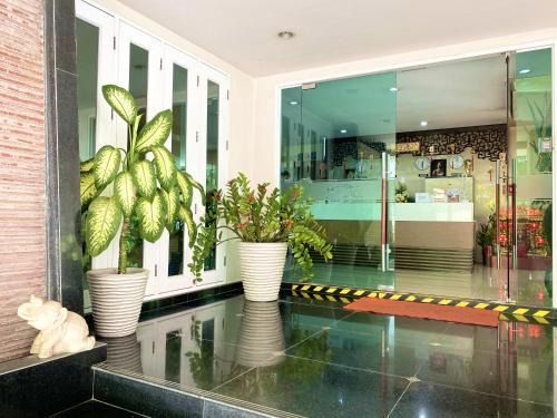 Bangkok Central Business District Apartment | 14 Place Sukhumvit Suites