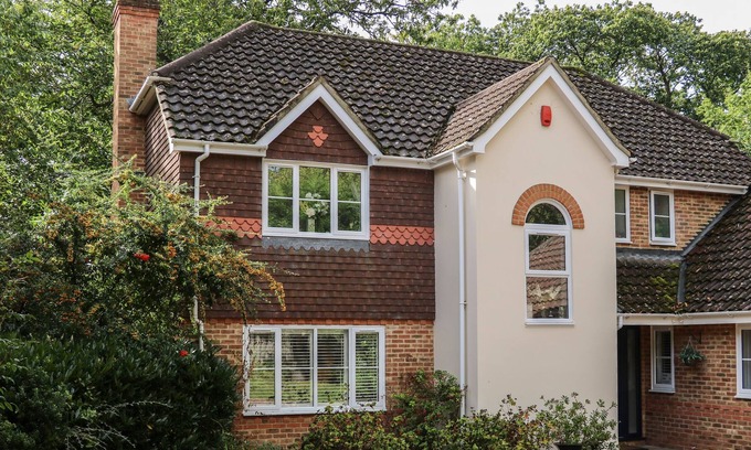 Rushmoor District Cottage | 14 QUEEN VICTORIA COURT, family friendly in Farnborough
