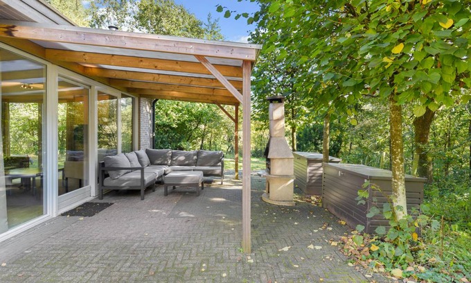 Eerbeek House | 140 m² Bungalow ∙ 5 bedrooms ∙ 10 guests