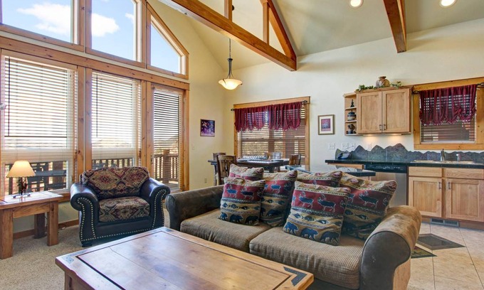 Estes Park Condo | 140 m² Condo ∙ 2 bedrooms ∙ 6 guests