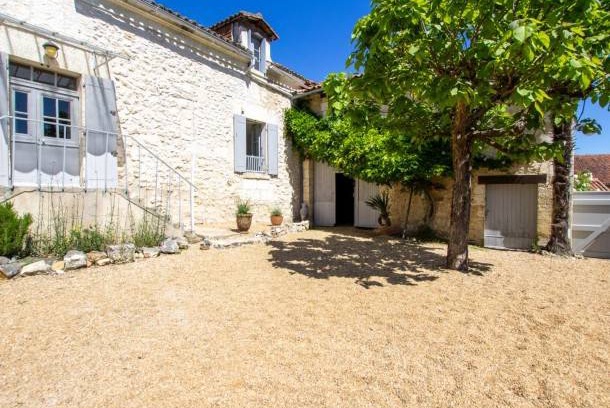 Champagnac-de-Belair House | 140 m² House ∙ 3 bedrooms ∙ 6 guests