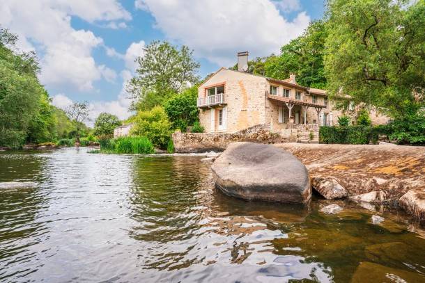 Mortagne-sur-Sevre House | 140 m² House ∙ 2 bedrooms ∙ 4 guests