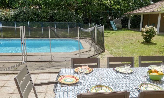 Le Teich House | 140 m² House ∙ 4 bedrooms ∙ 10 guests