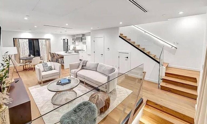 West Hollywood House | 1408 N Poinsettia Pl