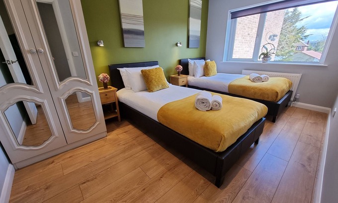 Stanwell Apartment | 144 - ExcellentStays - 2 Bedroom Flat