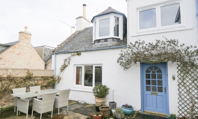 Nairn Cottage | 145 m² Cottage ∙ 4 bedrooms ∙ 8 guests