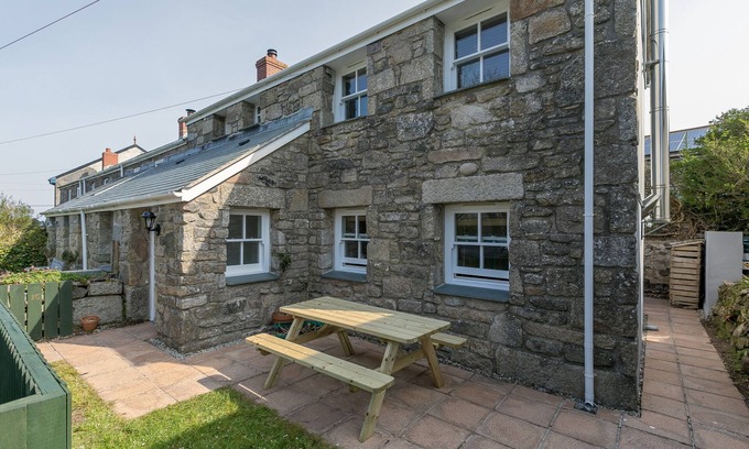 Pendeen Cottage | 15 BOSCASWELL DOWNS, pet friendly, with open fire in Pendeen