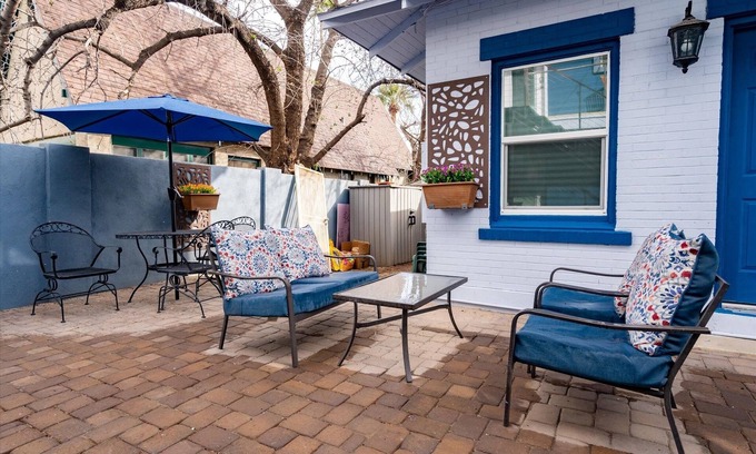 Roosevelt Condo | 15 Chelsea Place 1 Bedroom Condo by RedAwning
