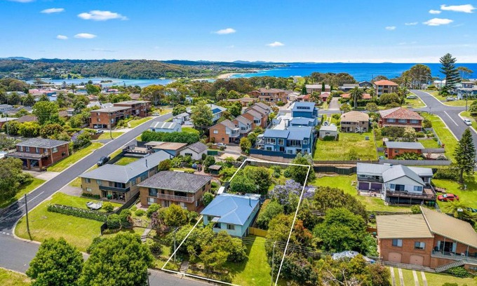 Narooma House | 15 Clarke Street Narooma