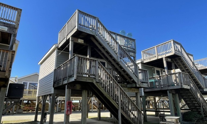 Hatteras Condo | 15 Don't Worry Be Happy Studio Bedroom Condo by RedAwning