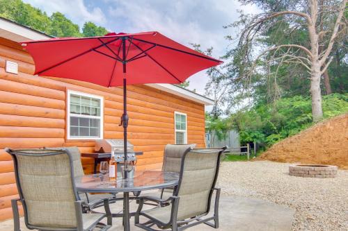 Newport House | 15 Mi to Pigeon River Rafting Newly Built Cabin!
