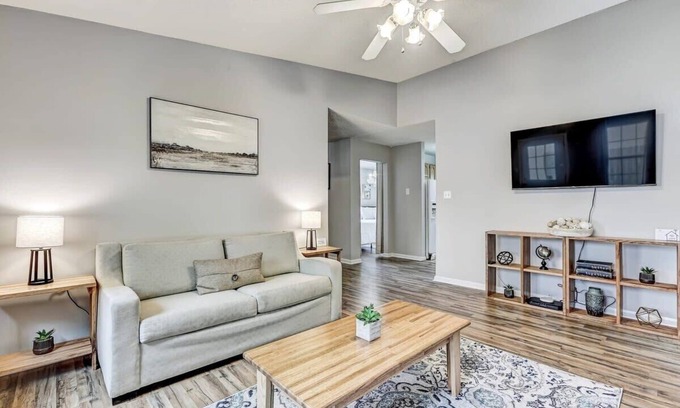 Savannah House | 15 Mins to Hospital&Downtown! Brandlewood Bungalow