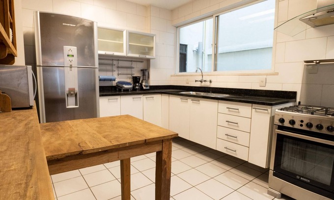 Leblon Apartment | 15 Minutes From Leblon Beach Va202