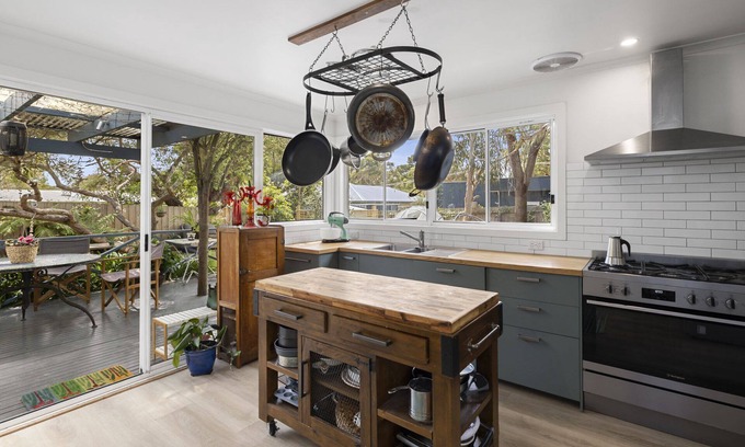 Anglesea House | 15 Noble Street Summa