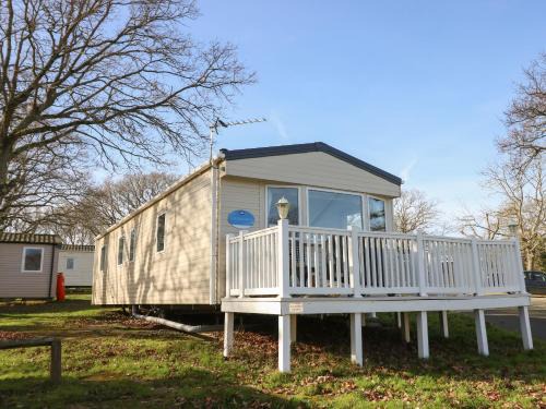 Cowes House | 15 Rosewood