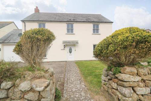 St. Buryan House | 15 Tower Meadows