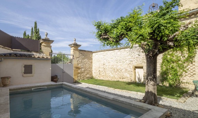 Saint-Hilaire-d'Ozilhan Villa | 150 m² Villa ∙ 3 bedrooms ∙ 6 guests