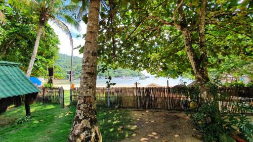 Ilha Grande House | 1500 metros quadrados na beira da praia