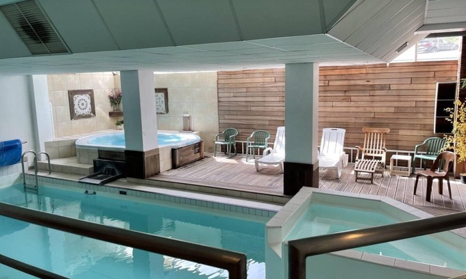 Eaux-Bonnes Apartment | 150m from ski slopes, 1st floor, view ski slopes, fitness, swimming pool, sauna, tv, ski locker