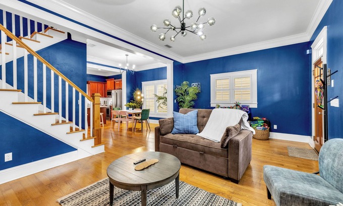 Urban Core House | 1537- 1 Mile to Vystar, Dailys, Arenas, Entertaining, Pet Friendly, Sleeps 10
