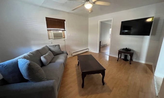 Old Southeast Apartment | 158 1/2 C1 -Coastal Old South East 1 Bedroom