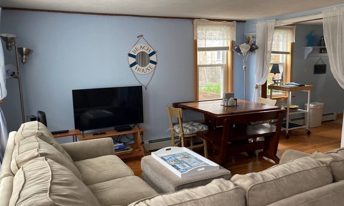 Old Orchard Beach Cottage | 15B Great Location! Walk to Beach/Pier in 5 min-Cottage Sleeps 6;12 w/front unit