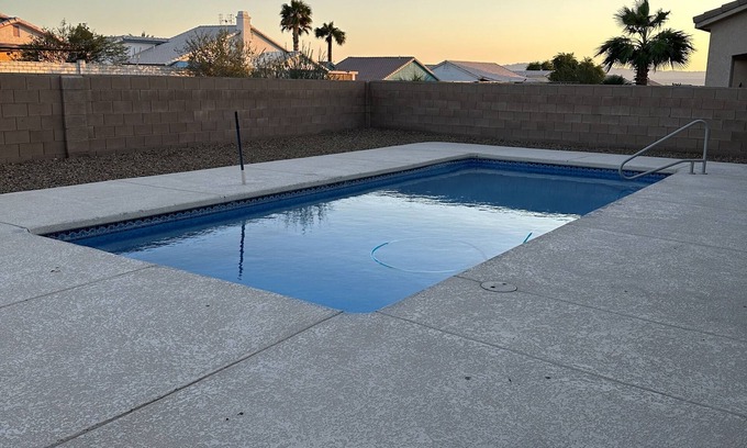 Bullhead City House | 15mins away from the Laughlin, NV Hotel strip and Lake Mohave with tons to do.