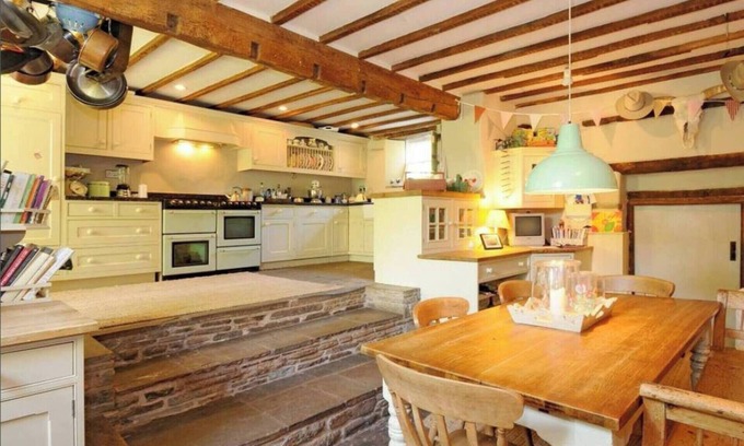 Llanfihangel Tal-y-llyn Cottage | 15th Century 6-bed Farmhouse, Sleeps 11, Pets Ok