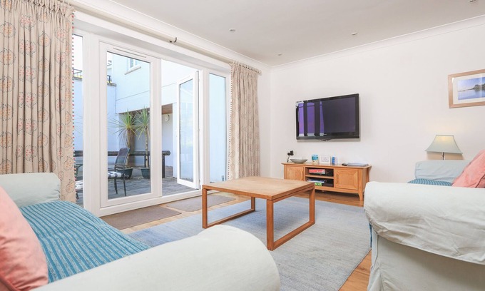 Salcombe Cottage | 16 Bolt Head