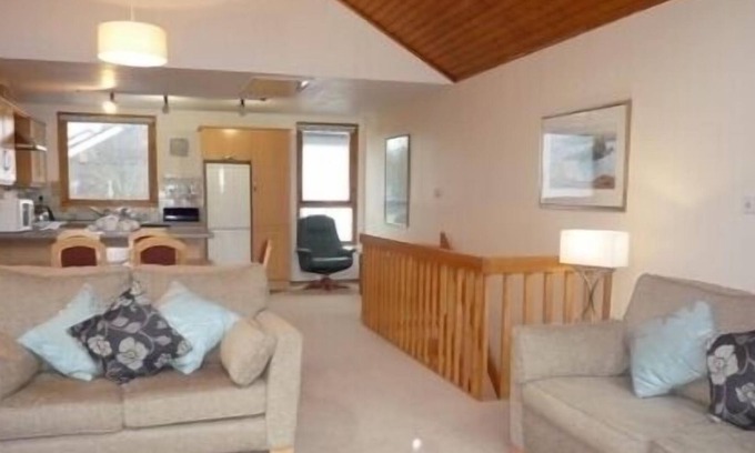 Keswick Cabin | 16 KESWICK BRIDGE, family friendly, with a garden in Keswick