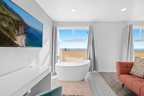 Balboa Peninsula Apartment | 1628 West Oceanfront Oasis 8