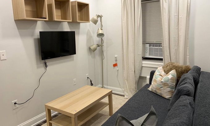 Industry Apartment | 1631 2G · Remarkable 2bed Apt.-20 min to NYC/Parking Avail.