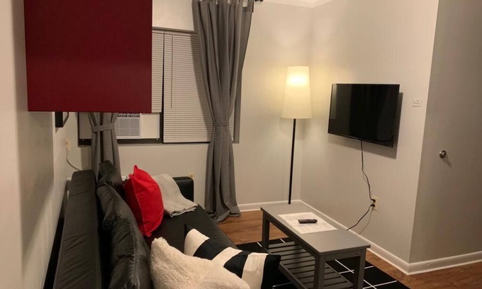 Industry Apartment | 1631 4A · Fam Jewel 3bed Apt/20 min to NYC-Parking Avai