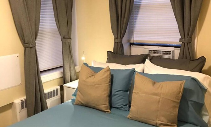 Industry Apartment | 1631 4E · Awesome 2bed Apt-20 min to NYC/Parking Avail.