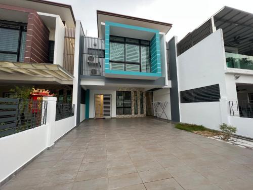Taman Setia Indah Apartment | 16pax Seri Austin 4bedroom 4bath nearby toppen aeon tebrau