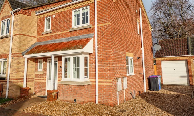 Frampton House | 17 KINGS COURT, pet friendly, character holiday cottage in Kirton