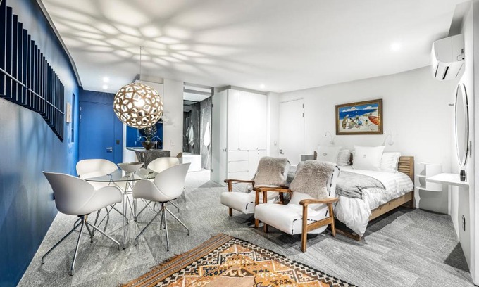 Westcliff Apartment | 17 Marine, Designer SOLAR powered Apt