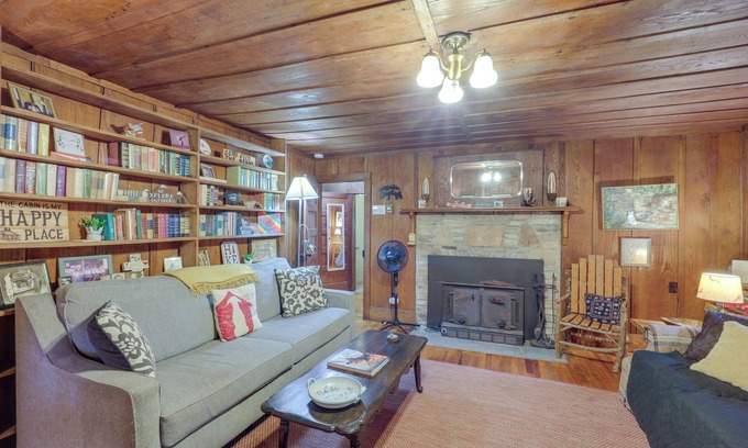 Linville Falls Cottage | 17 Mi to Sugar Mountain: ‘Tensie’s Cottage’