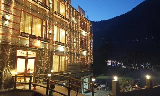 Manali Hotel | 17 Milestone Riverside by Shivaneel Hospitality