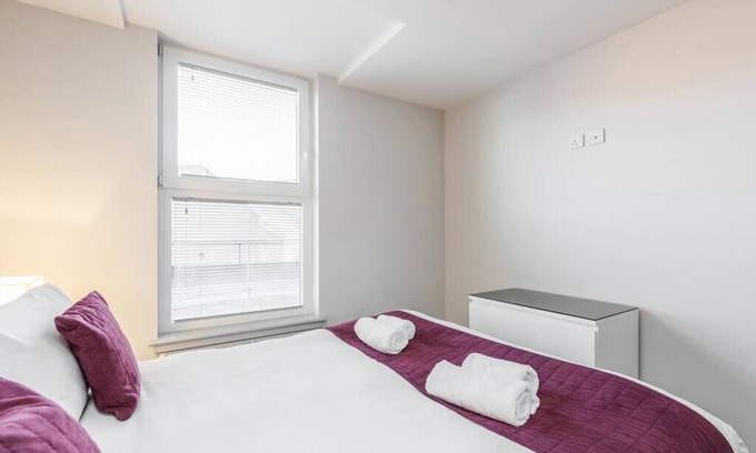 South Richmond Apartment | 17 The Quadrant - 2 bedroom apartment