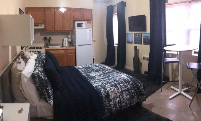 Industry Apartment | 1721 5H · Private Modern Studio/parking avail. - 20min NYC