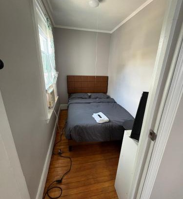 Lower Vailsburg House | 174 Stuyv