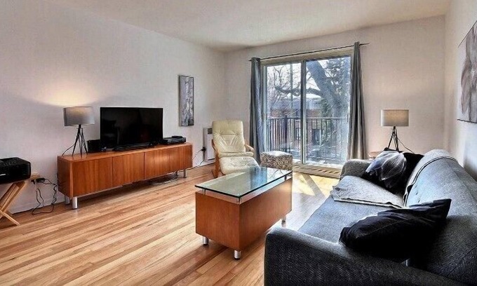 Longue-Pointe Apartment | #176 Large, Impeccable and Bright Apartment