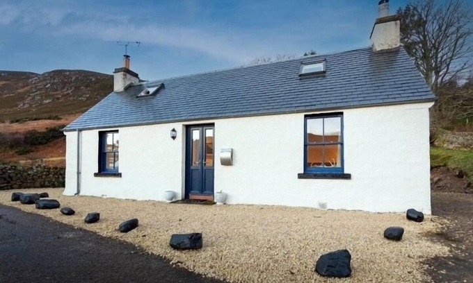 Helmsdale Cottage | 176 Marrell, cottage just off NC500.